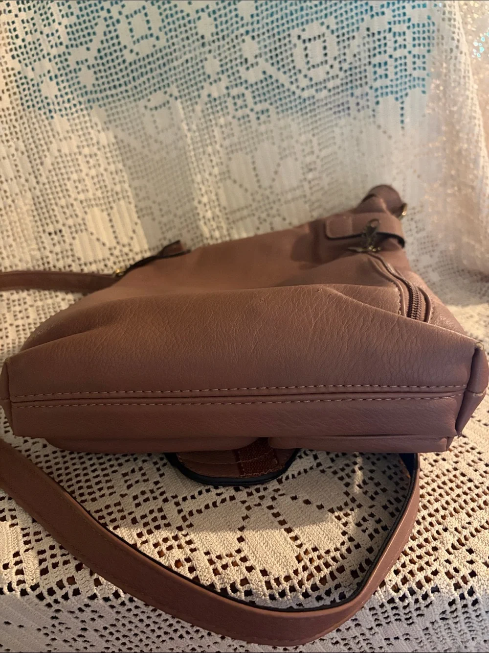 Jessie James Crossbody Conceal/Carry Messenger Bag in Dusty Pink